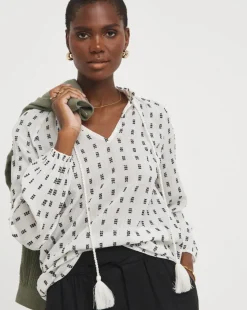 Contrast Dobby Collarless Blouse