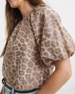 Short Bubble Sleeve Top
